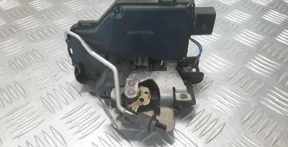 Audi A6 S6 C5 4B Front door lock 4B18370168