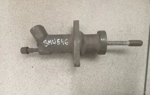 BMW 3 E46 Clutch master cylinder 11638992E46