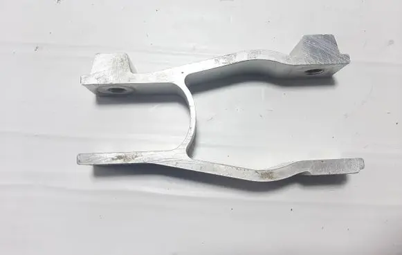 Volvo XC40 Engine mounting bracket 32222107