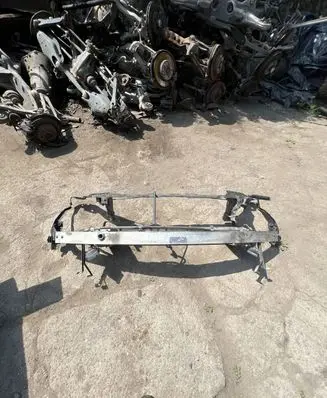 Mercedes-Benz C W204 Front bumper mounting bracket A2046201195