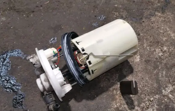 Toyota Corolla E120 E130 In-tank fuel pump 0580313085