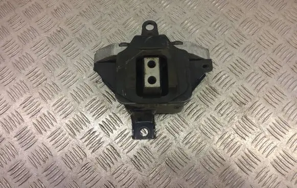 KIA Sportage Engine mount bracket
