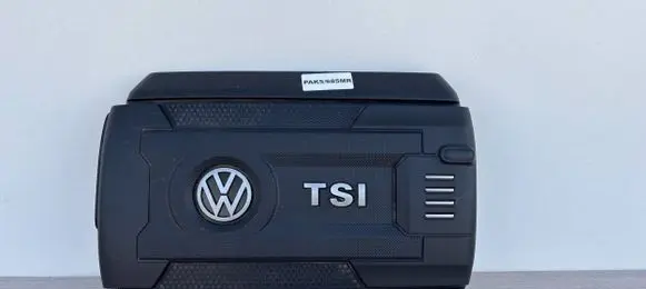 Volkswagen PASSAT B8 Engine cover (trim) 06K103925BE