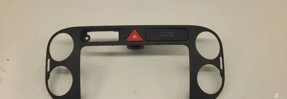 Volkswagen Golf Plus Radio/GPS head unit trim 5m0858071