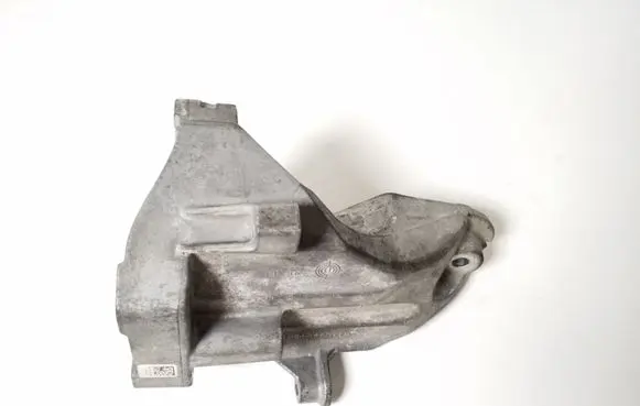 Mercedes-Benz SLK R172 Engine mounting bracket A6512234004