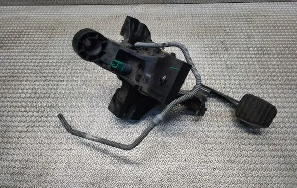 Renault Trafic III (X82) Clutch pedal 93459472 465033911R 14017095