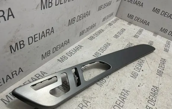 Mercedes-Benz ML W166 Front door trim bar A1667203022