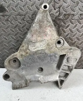 Volkswagen Golf V Engine mounting bracket 03G199207C