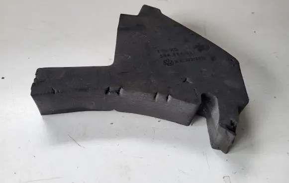 Volkswagen Tiguan Fender foam support/seal 5NA864237B