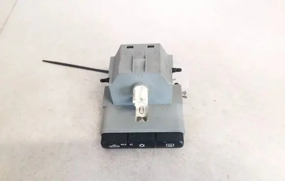 Opel Astra G Windscreen/window heater switch 90559839 501732