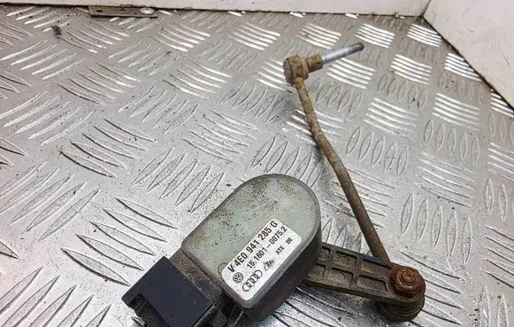 Audi A8 S8 D3 4E Headlight/headlamp level sensor 4E0941285G