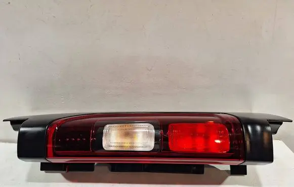 Renault Trafic III (X82) Rear/tail lights