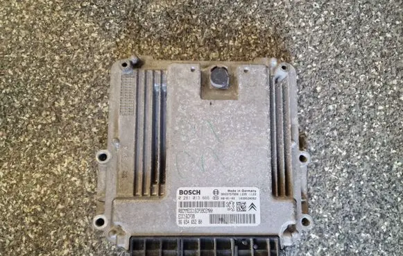 Peugeot 4007 Engine control unit/module 0281013666 9665465280