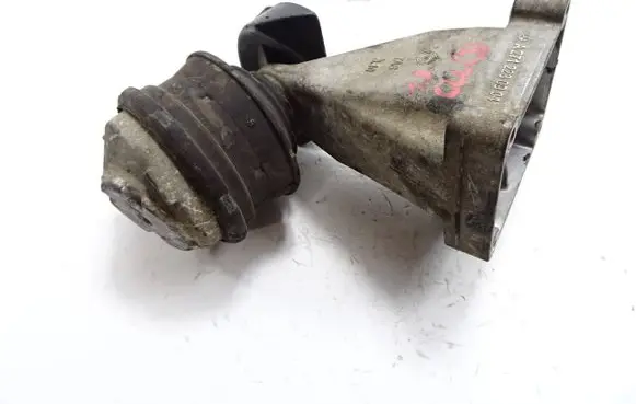 Mercedes-Benz CLC CL203 Engine mounting bracket A2712230904