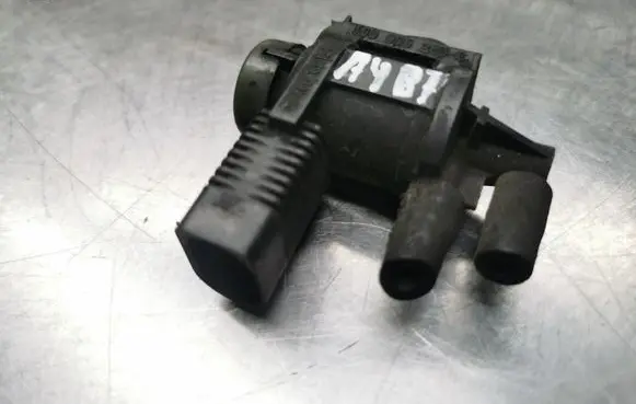 Audi A4 S4 B7 8E 8H Turbo solenoid valve 1J0906283C