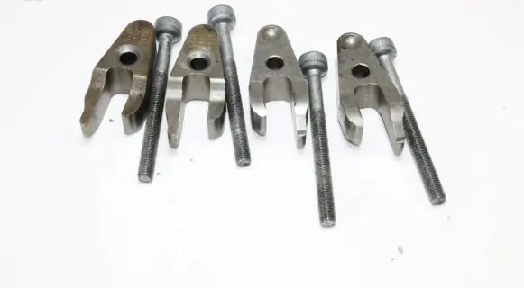 Mercedes-Benz SLK R172 Fuel Injector clamp holder