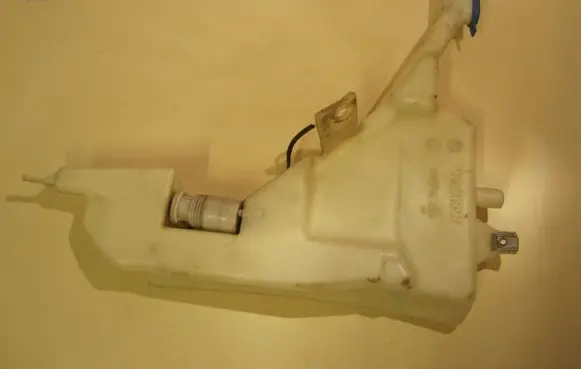 Mini One - Cooper R50 - 53 Windshield washer fluid reservoir/tank 13037710