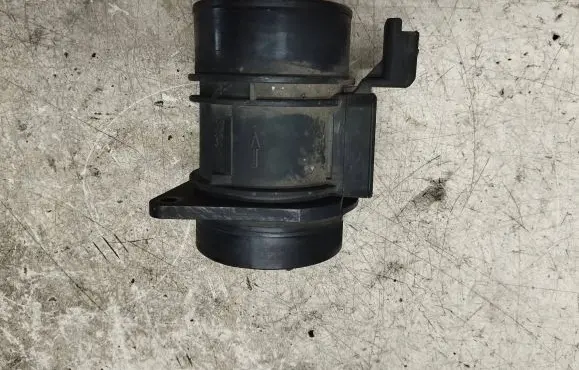 Renault Megane I Mass air flow meter 7700109812 52493584 5WK9620