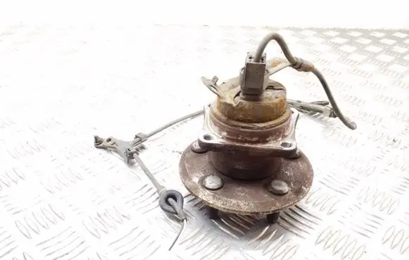 Toyota Avensis T250 Rear wheel hub