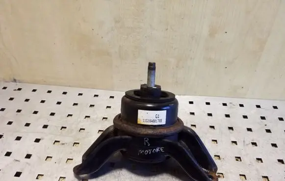 KIA Sportage Engine mount bracket