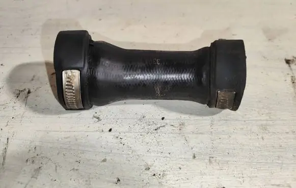 Audi A6 S6 C6 4F Engine coolant pipe/hose 3301