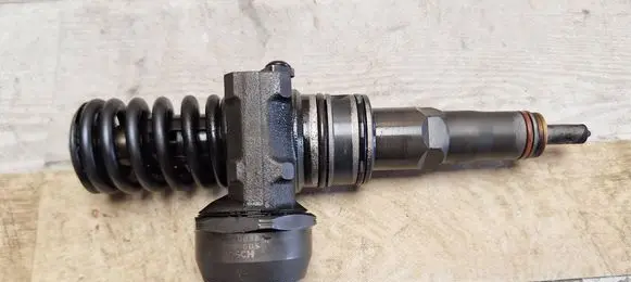 Fuel injector