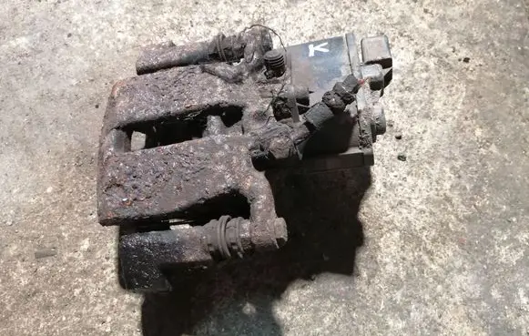 Volvo XC60 Rear brake caliper