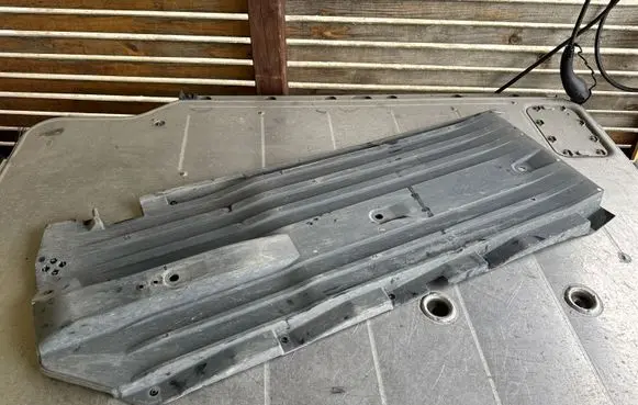 Suzuki Vitara (LY) Center/middle under tray cover 7282361M0L
