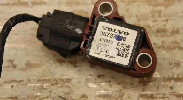 Volvo V50 Airbag deployment crash/impact sensor 30737138