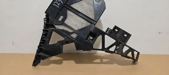 Mercedes-Benz ML W166 Rear bumper mounting bracket A1668851121