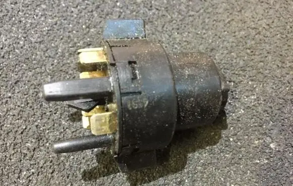 Audi A4 S4 B5 8D Ignition lock contact 4a0905849