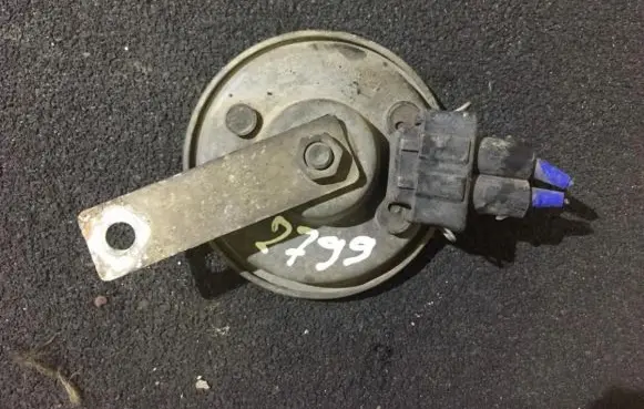 Mitsubishi Carisma Horn signal a28657625