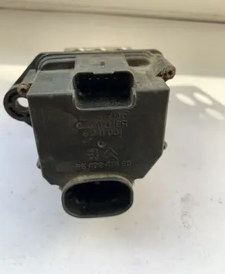 Citroen C4 I Coolant fan relay 9649247680