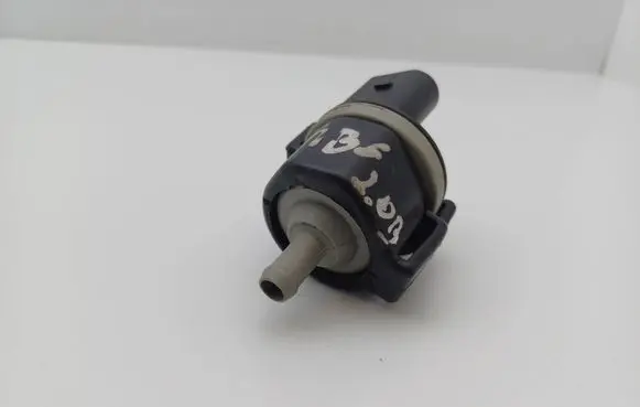 Audi A4 S4 B6 8E 8H Valve vacuum 06B133459D