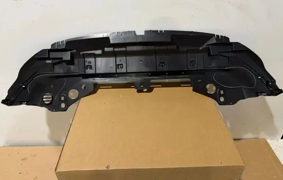 Volvo XC40 Front bumper skid plate/under tray 32227309