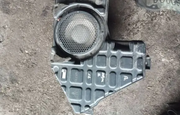 Chrysler Grand Voyager V Subwoofer speaker 05107087AE