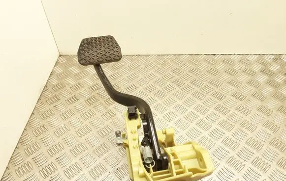 BMW 5 E60 E61 Brake pedal 676922103 3510675994407