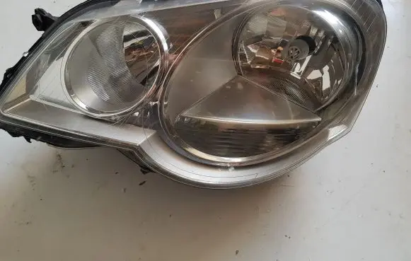 Volkswagen Polo Headlight/headlamp 89311996