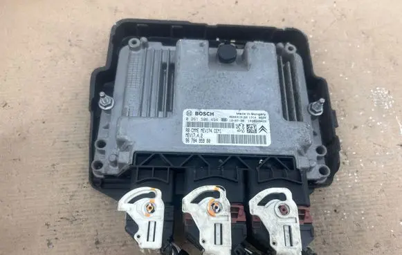 Peugeot 308 Engine control unit/module 9678495980 9666319180 0261S06494