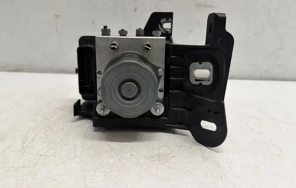 Opel Adam ABS Pump 39002551 30441617