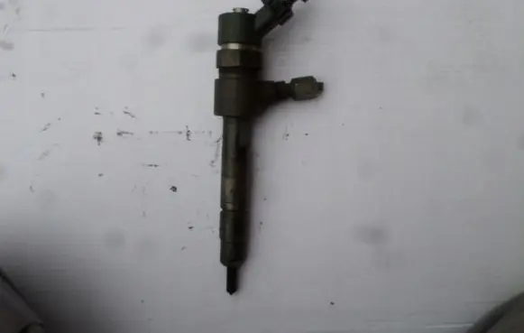 Alfa Romeo 159 Fuel injector 0445110088