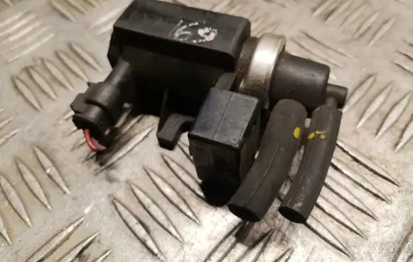 Mercedes-Benz A W169 Turbo solenoid valve 0051535528