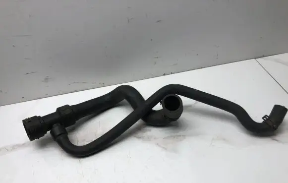 Volkswagen PASSAT B5.5 Engine coolant pipe/hose 8D0121055F