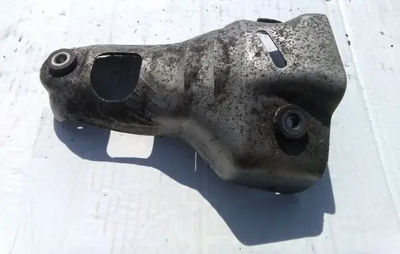 Toyota Avensis T250 Heat shield in engine bay 