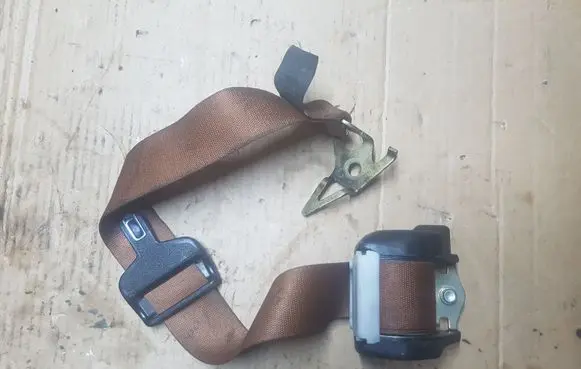 Mercedes-Benz S W140 Rear seatbelt 1408600885