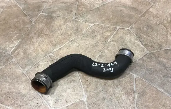 Mercedes-Benz C W204 Engine coolant pipe/hose A2125018282