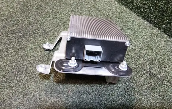 Mercedes-Benz S W222 Voltage converter/converter module A0008270705