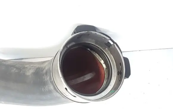 Volvo XC60 Intercooler hose/pipe 31657743