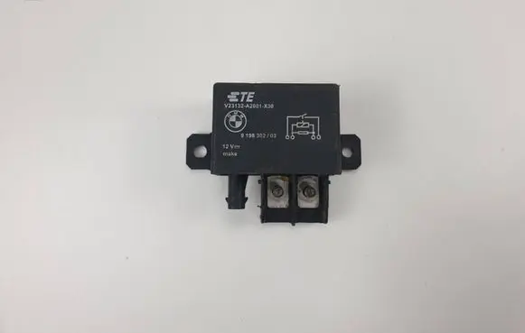 BMW 5 F10 F11 Coolant fan relay 9198302 V23132A2001X30