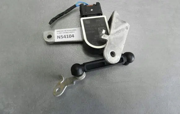 BMW M5 F90 Headlight/headlamp level sensor 6869138